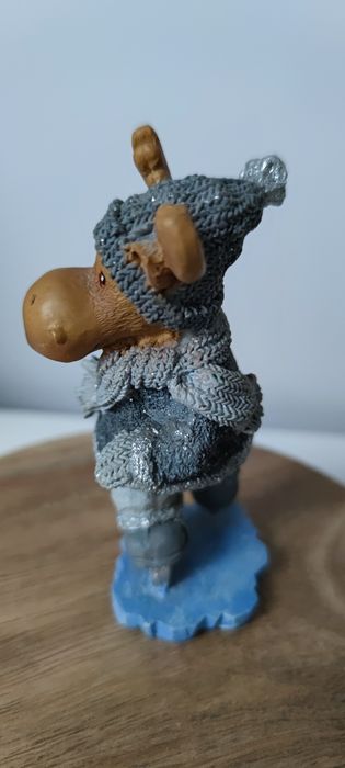Figurka świąteczna renifer na łyżwach