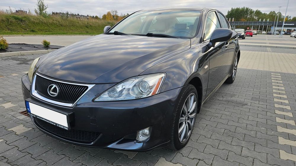 Lexus IS