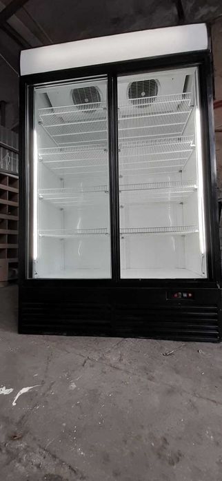 Холодильна шафа вітрина UBC Large 950 білий, стан супер. Є сервіс!
