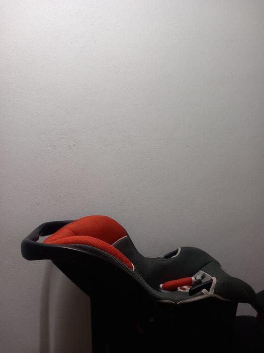 Cadeira de bebé para carro em bom estado