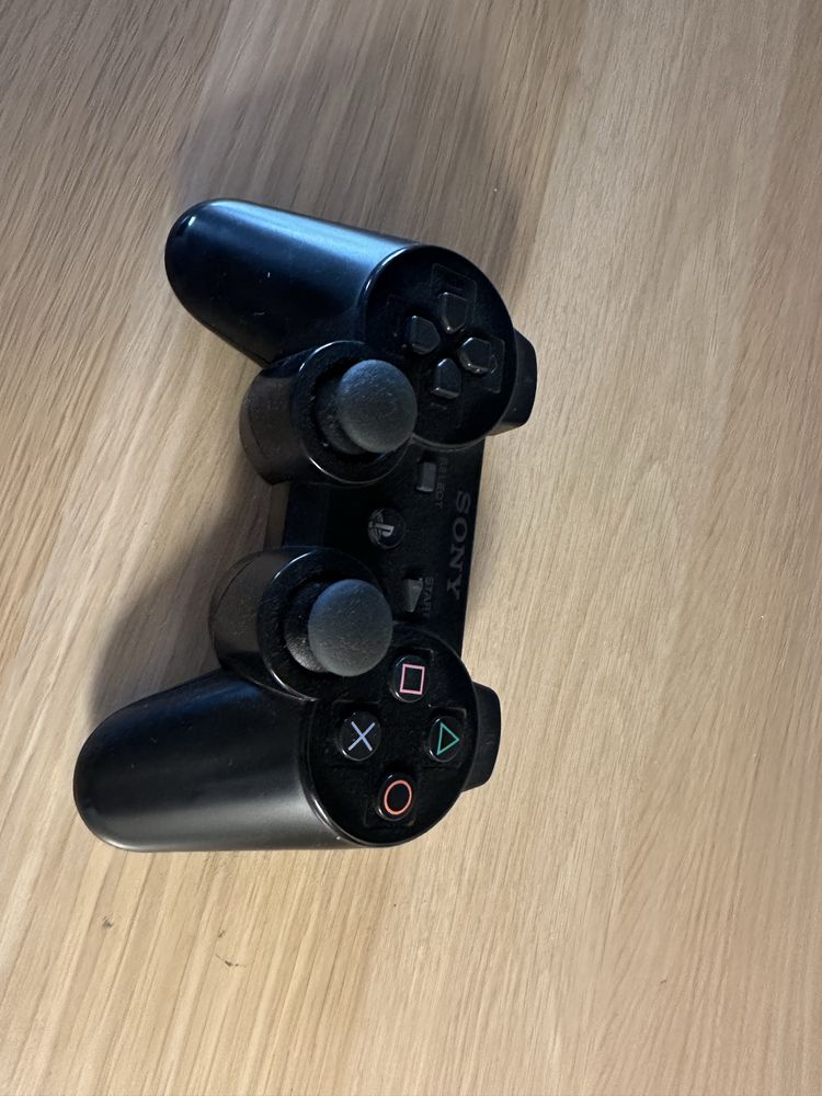 Play Station 3 SLIM + pad + 3 GRY!!!