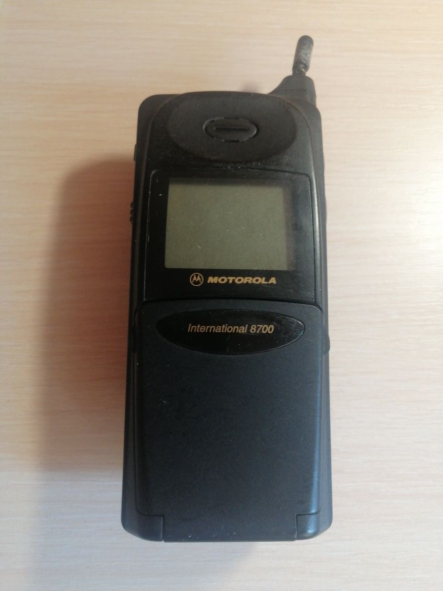 Телефон ,, Motorola 8700,,
