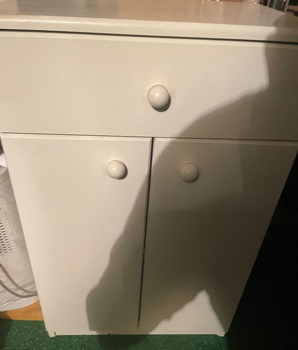 Sprzedam szafkę na buty