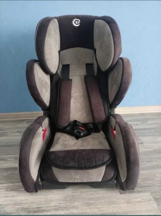 Дитяче автокрісло