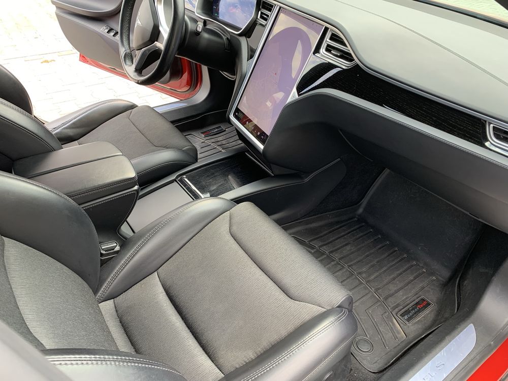 Tasla Model S 2018, FSD 3.0,