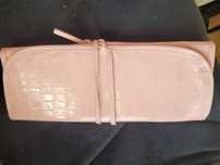 Rozowe etui na pedzle