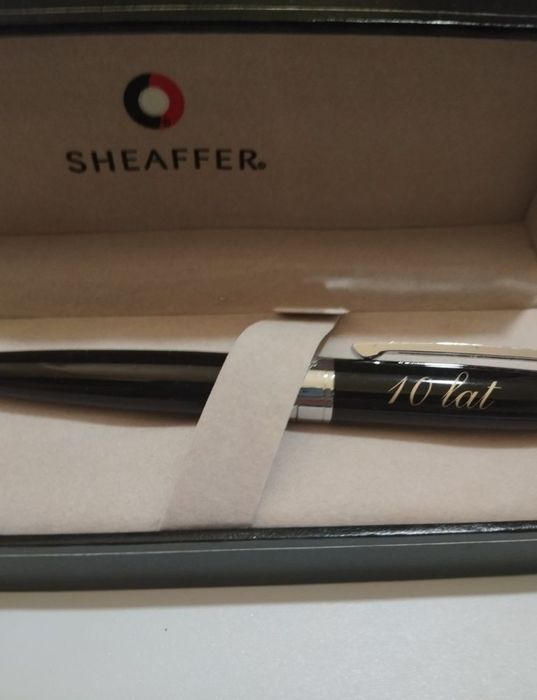Dwa długopisy Sheaffer w eleganckim opakowaniu 5 i 10 lat