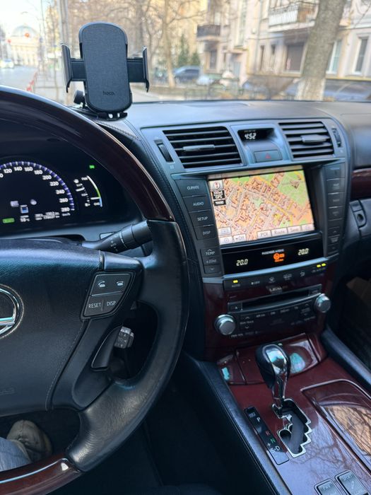 Продам lexus ls 600 hl