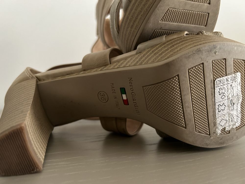 Sandálias Nero Giardini em pele tamanho 36