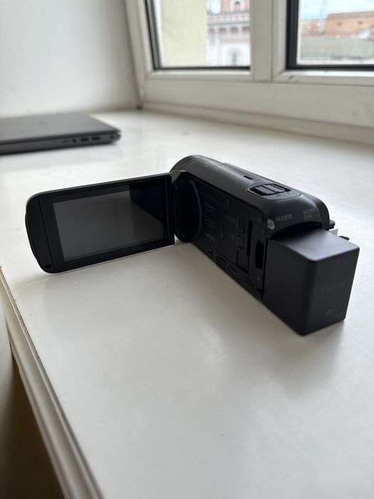 камера Canon Legria HF R806