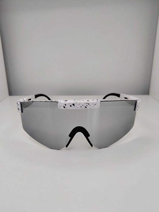 Очки солнцезащитные Китай новые