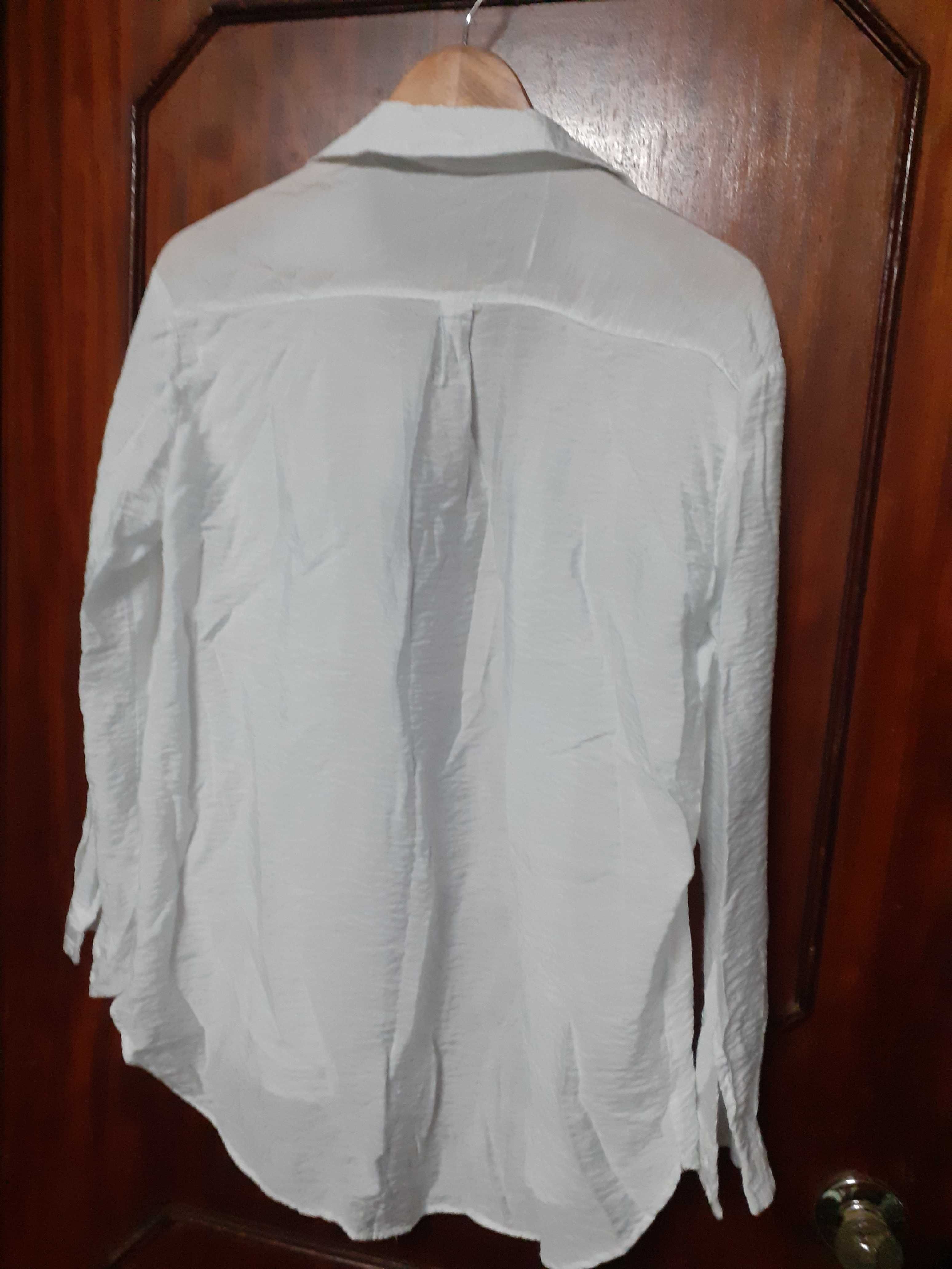 Camisa branca de manga comprida, da Lefties (tamanho S)