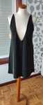 Vestido Pompom, preto/dourado - Novo

-Tamanho: L/XL

Os portes são a