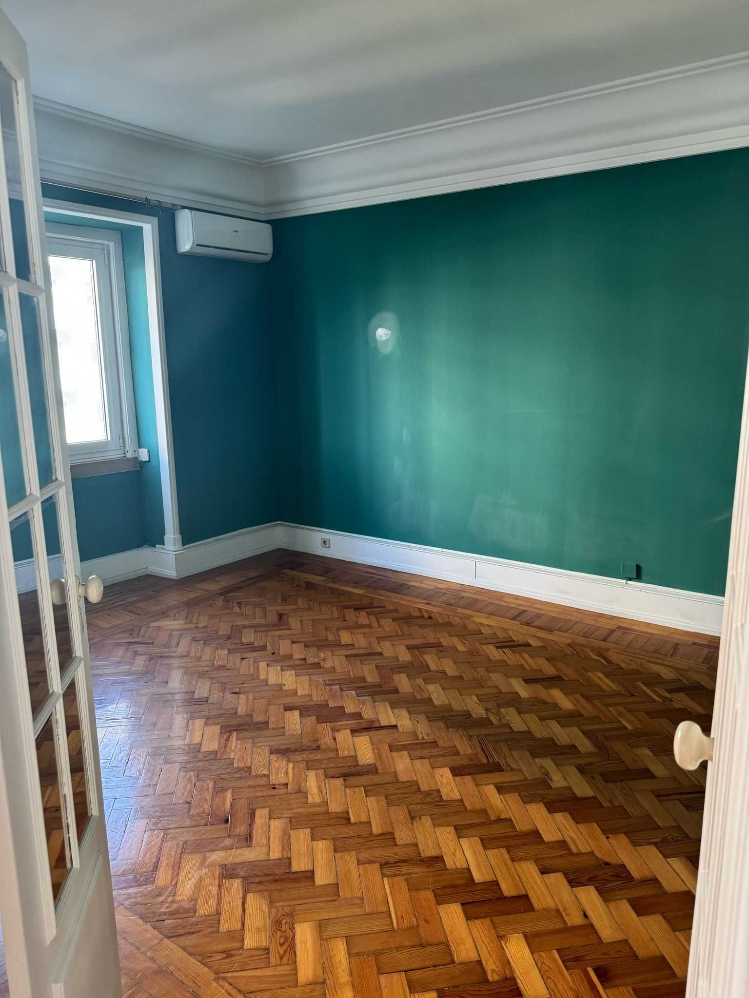 Para Escritorio ou Habitacao: Apartamento T09 na Rua Castilho