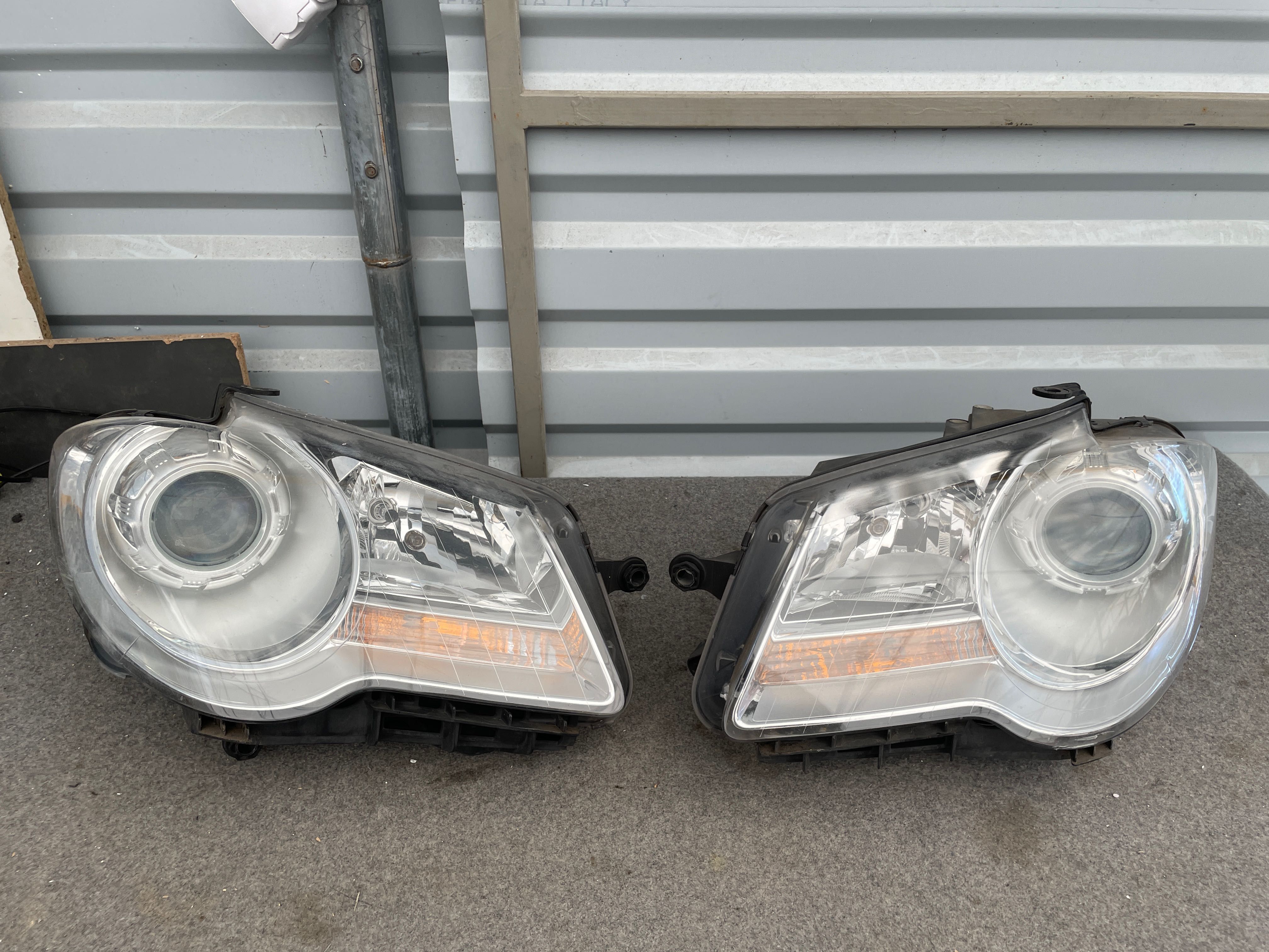 Vw Touran Lampa lewa prawa komplet EU