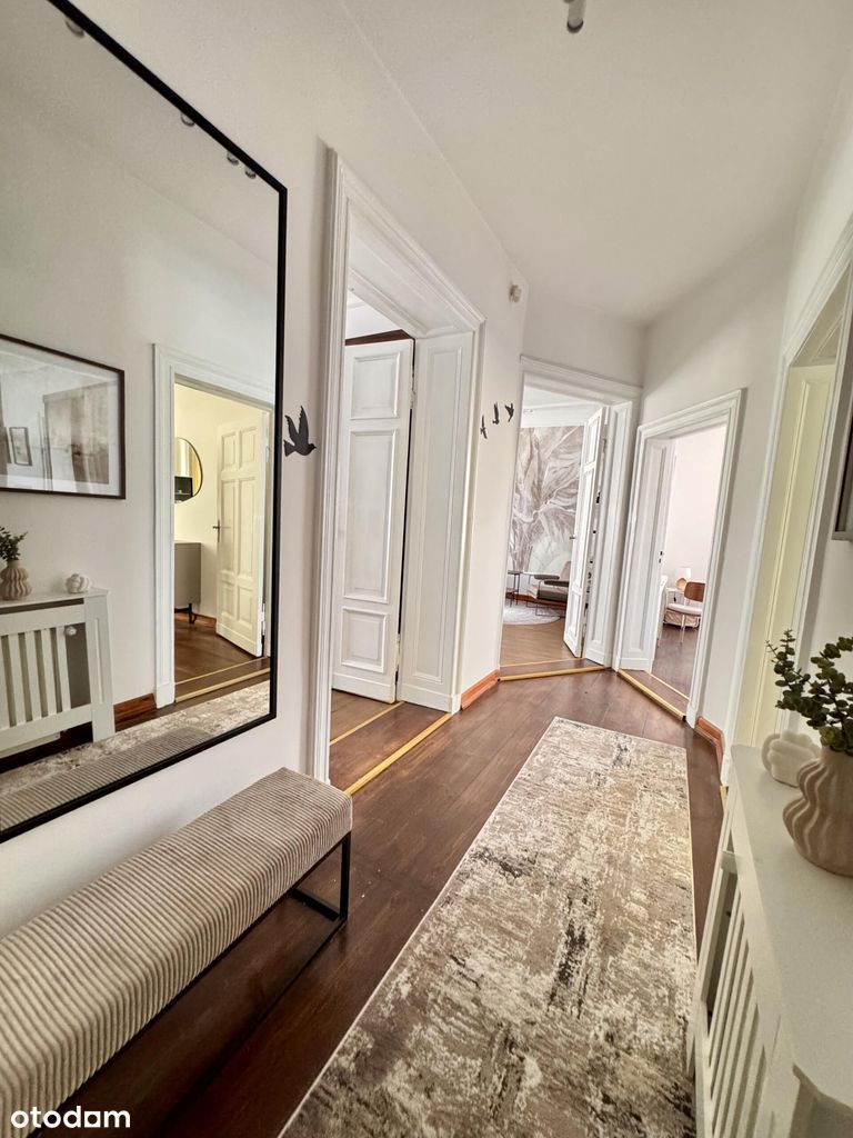 Przestronny, w pełni urządzony apartament w centru