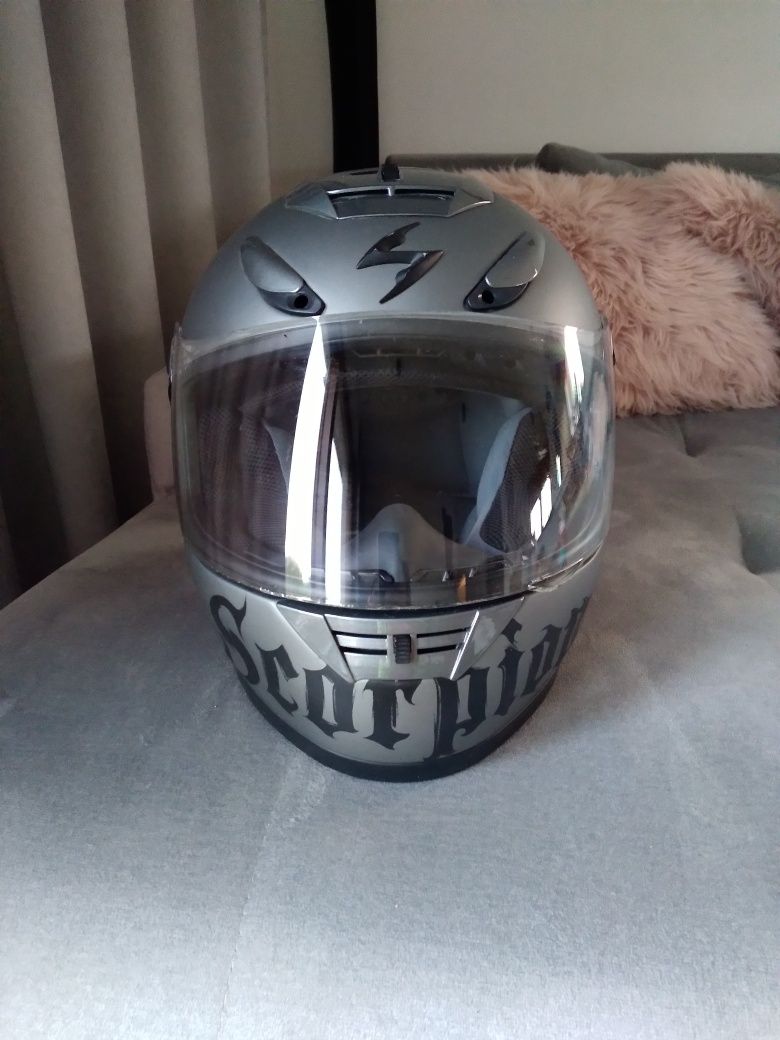 Kask firmy Scorpion