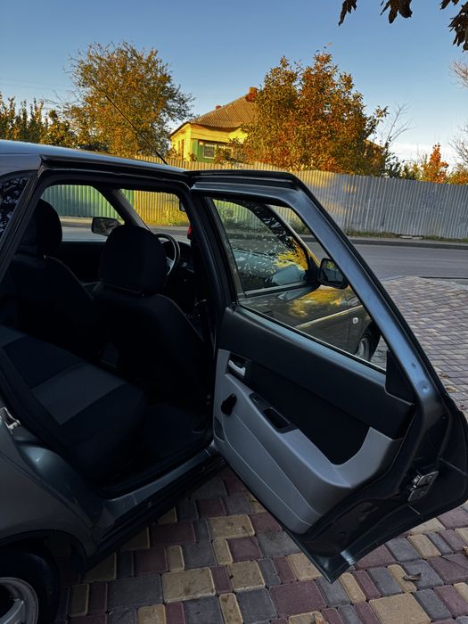Lada Priora 2011 2170 люкс комплектация