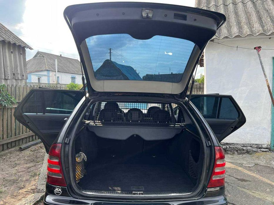 Mercedes-Benz C-Class 2003 2.2 Дизель