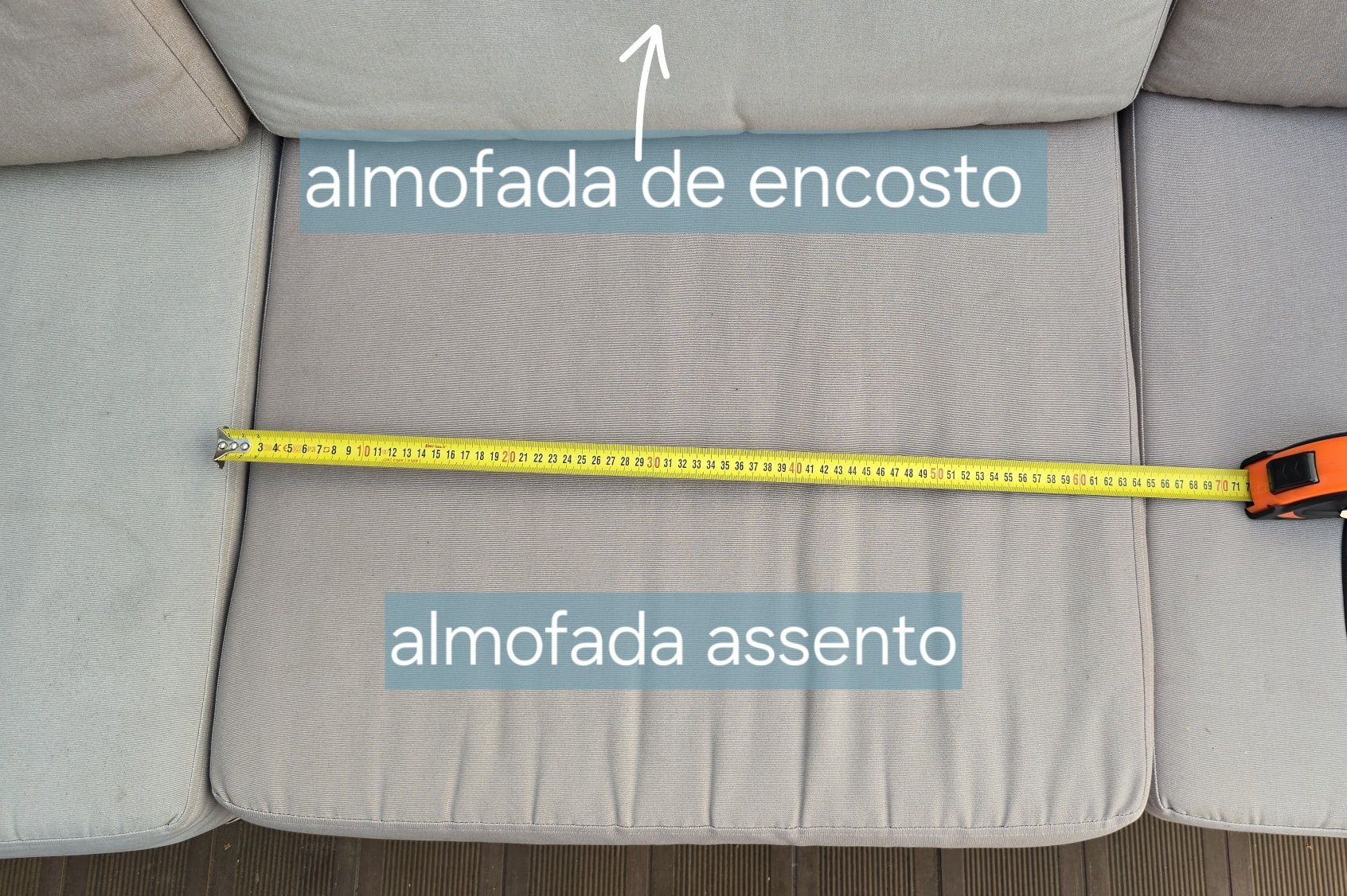 Almofadas usadas sofás jardim