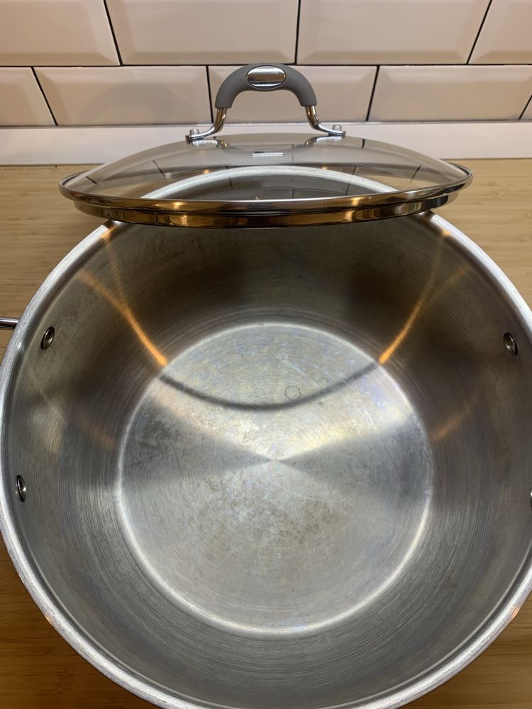Panela inducao 28cm, cinza mate, semi-nova, protecção queimaduras