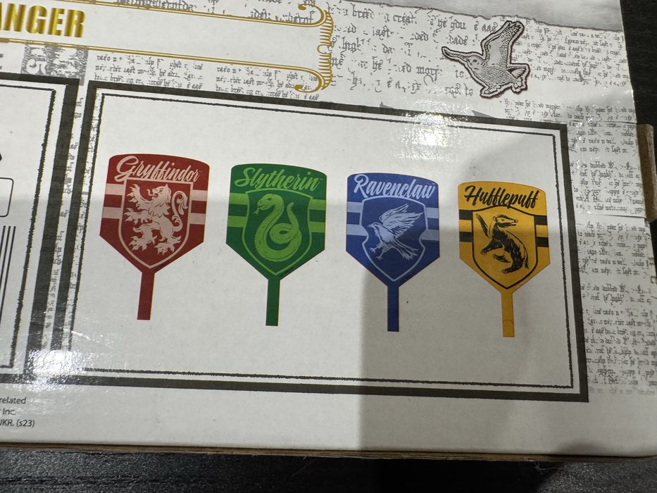 Гачки на липучках нові, 4 штуки Гаррі Поттер Хогвартс
