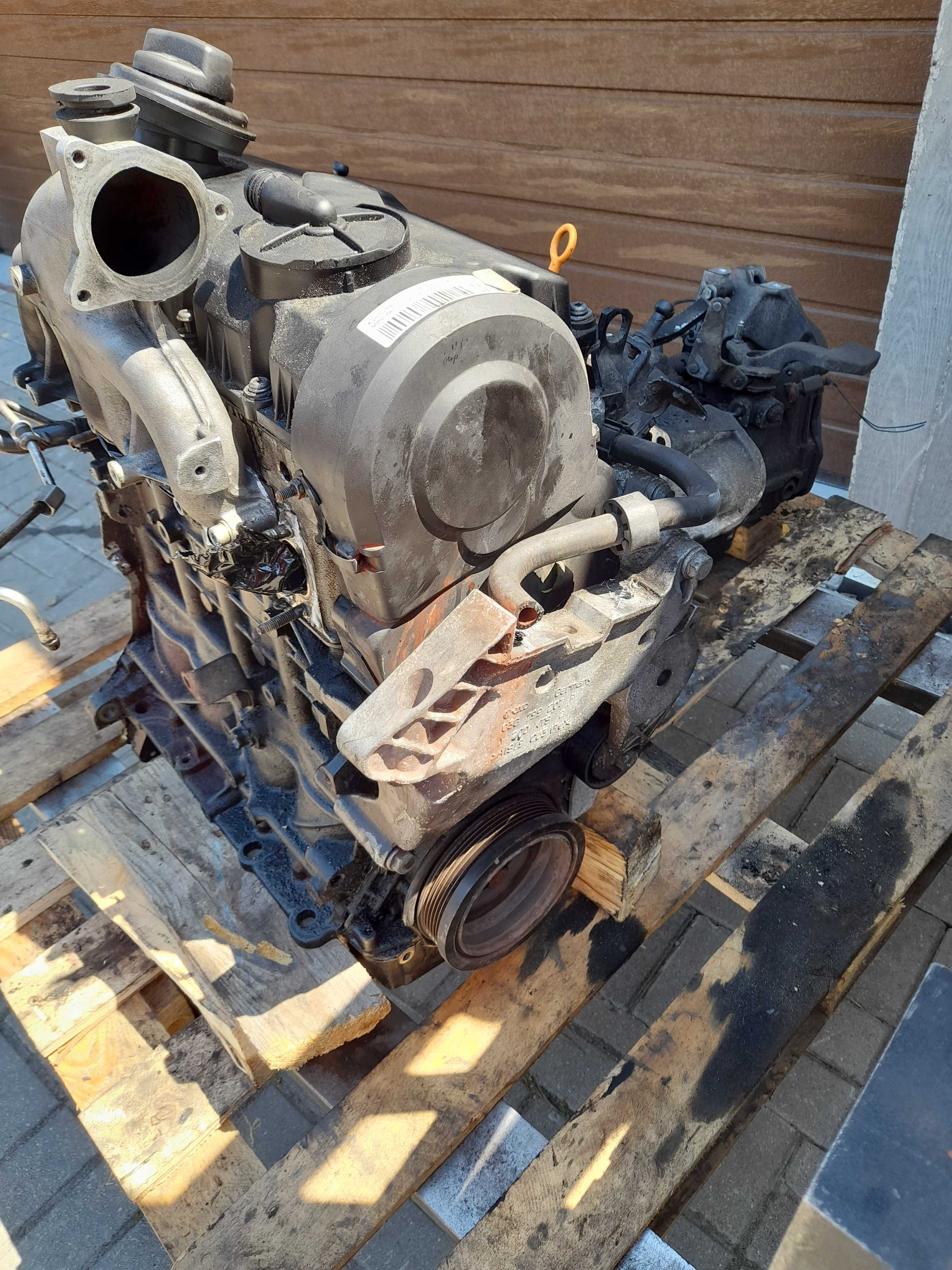 Silnik 1.9 TDI Vw golf V Caddy Touran BRU