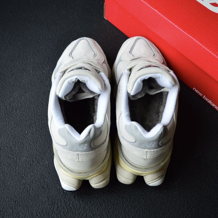 New Balance 9060 Beige Gray бежеві з сірим, хутро кросівки жіночі