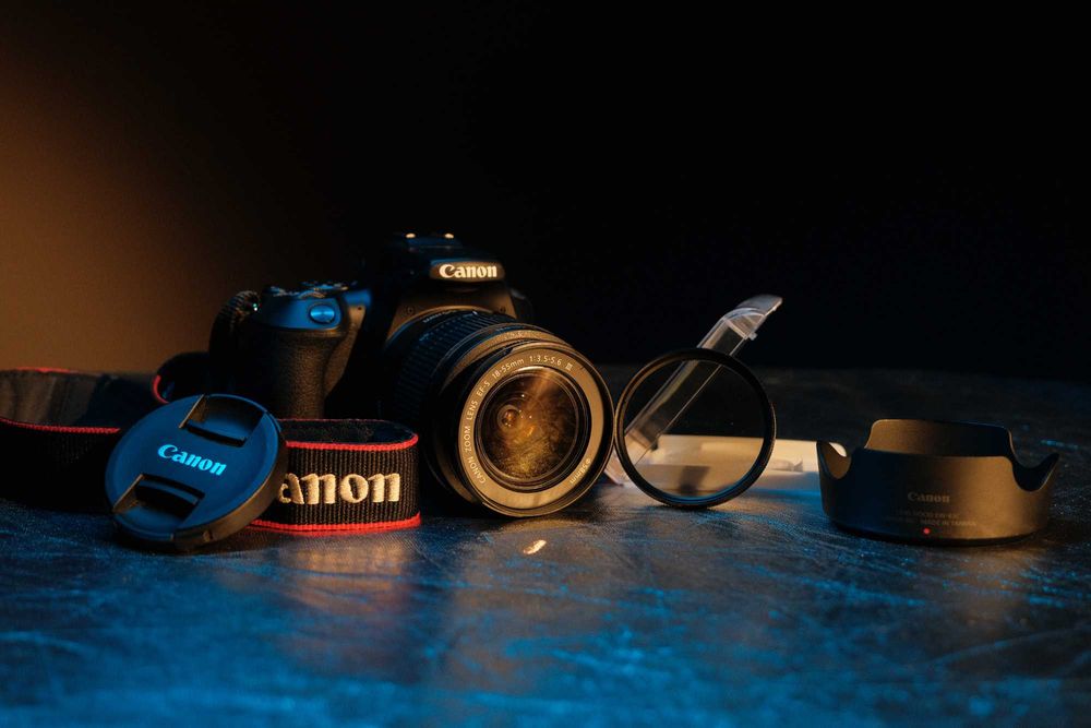 Фотоапарат Canon 250D + комплект (читайте опис!)