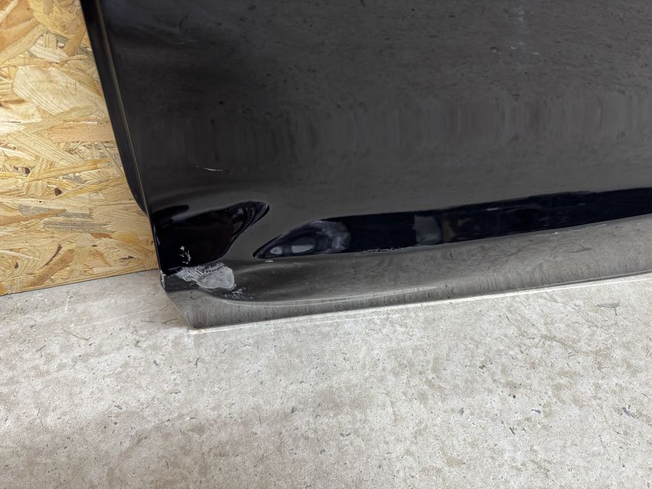 Tesla Model 3 двері задні ліві