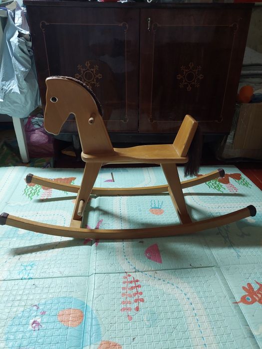 Коник  деревяний , гойдалка