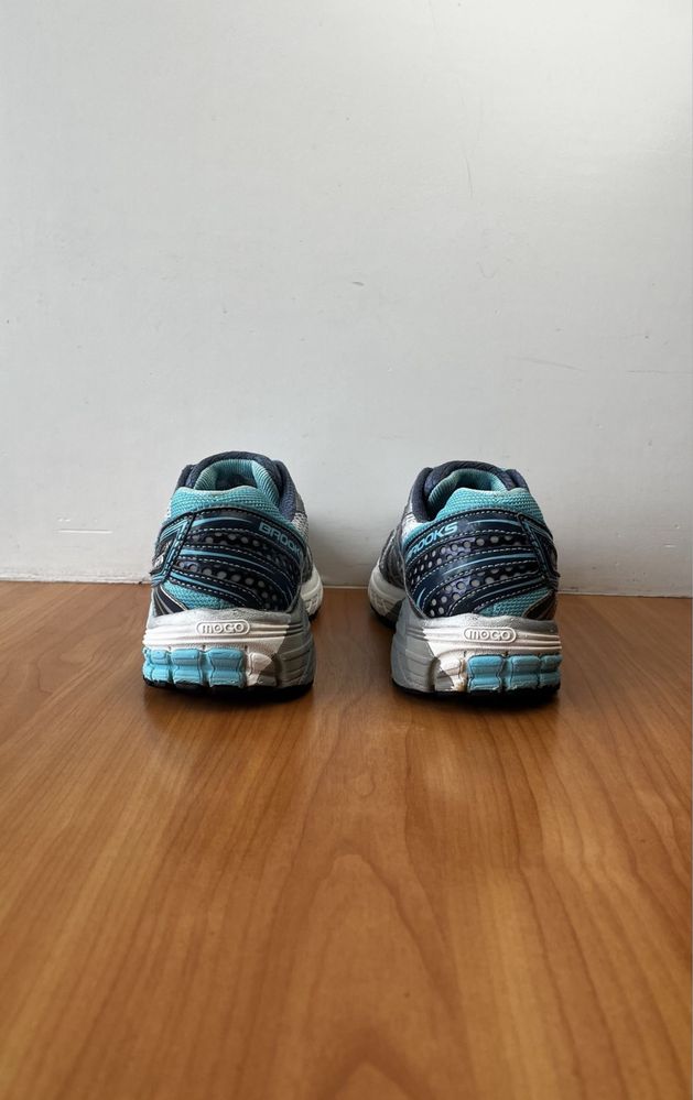 Brooks 44 р 28см