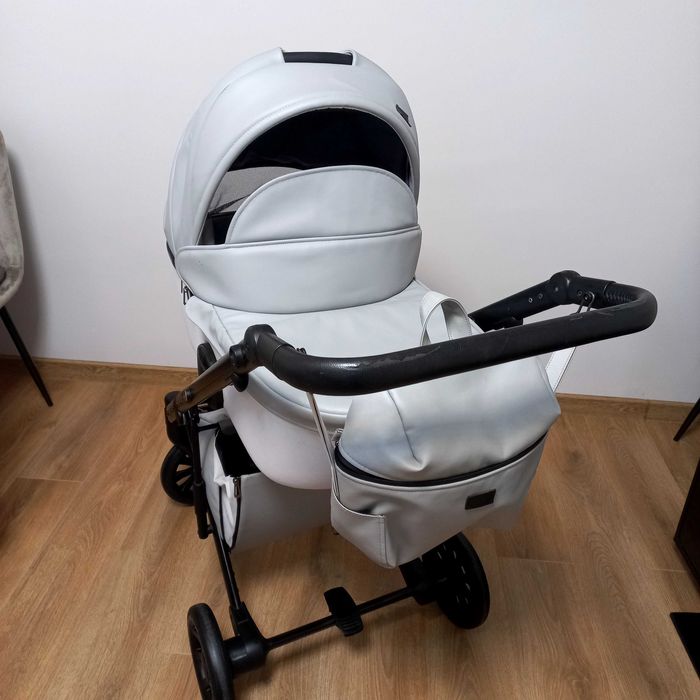 Дитяча коляска anex e/type, в гарному стані.