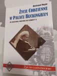 Książka- Życie codzienne w pałacu Buckingham