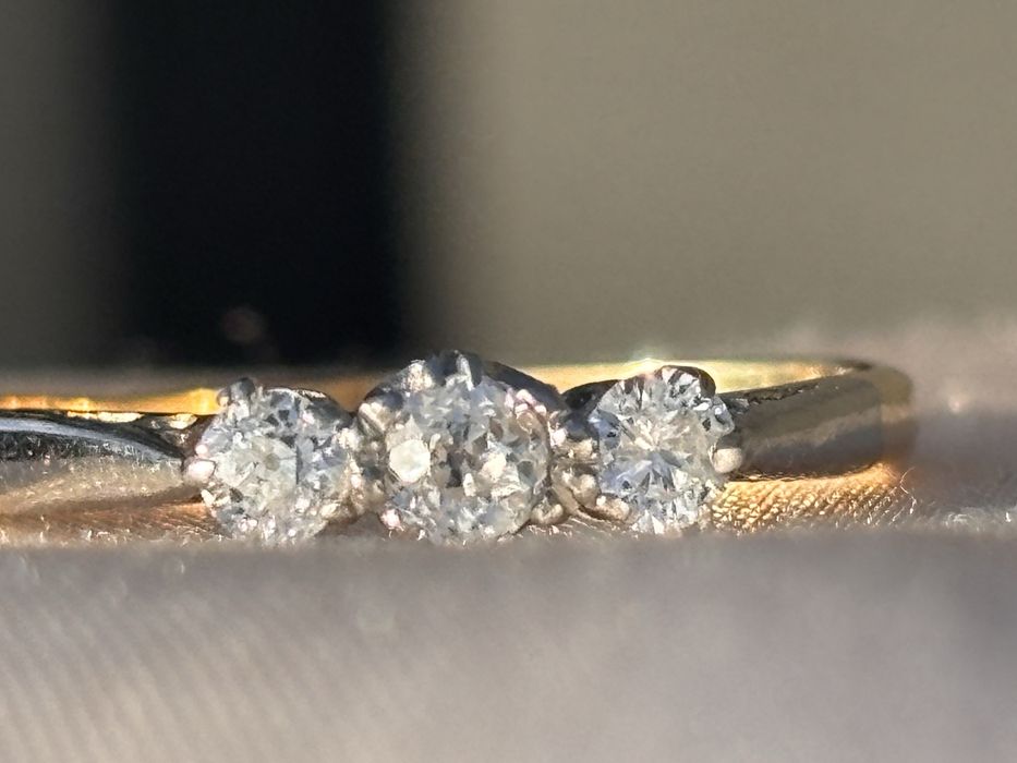 Pierścionek złoty Angielski 18k Au750 Vintage z diamentami