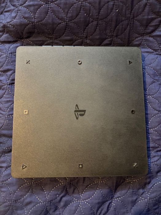 Konsola Ps4 slim