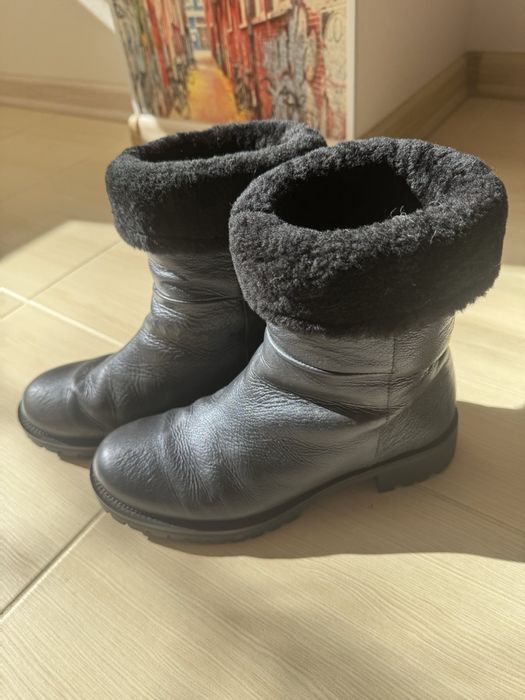 Взуття жіноче зимове