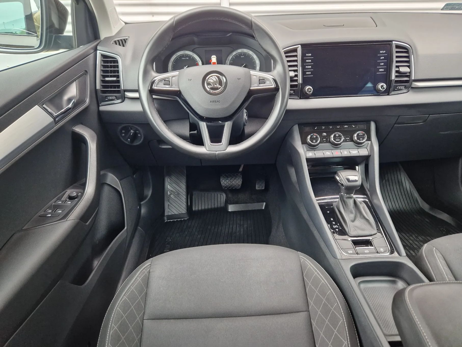 Skoda Karoq Niski Przebieg Automat Benzyna 150KM 1Właściciel Bezwypadkowy Salon PL