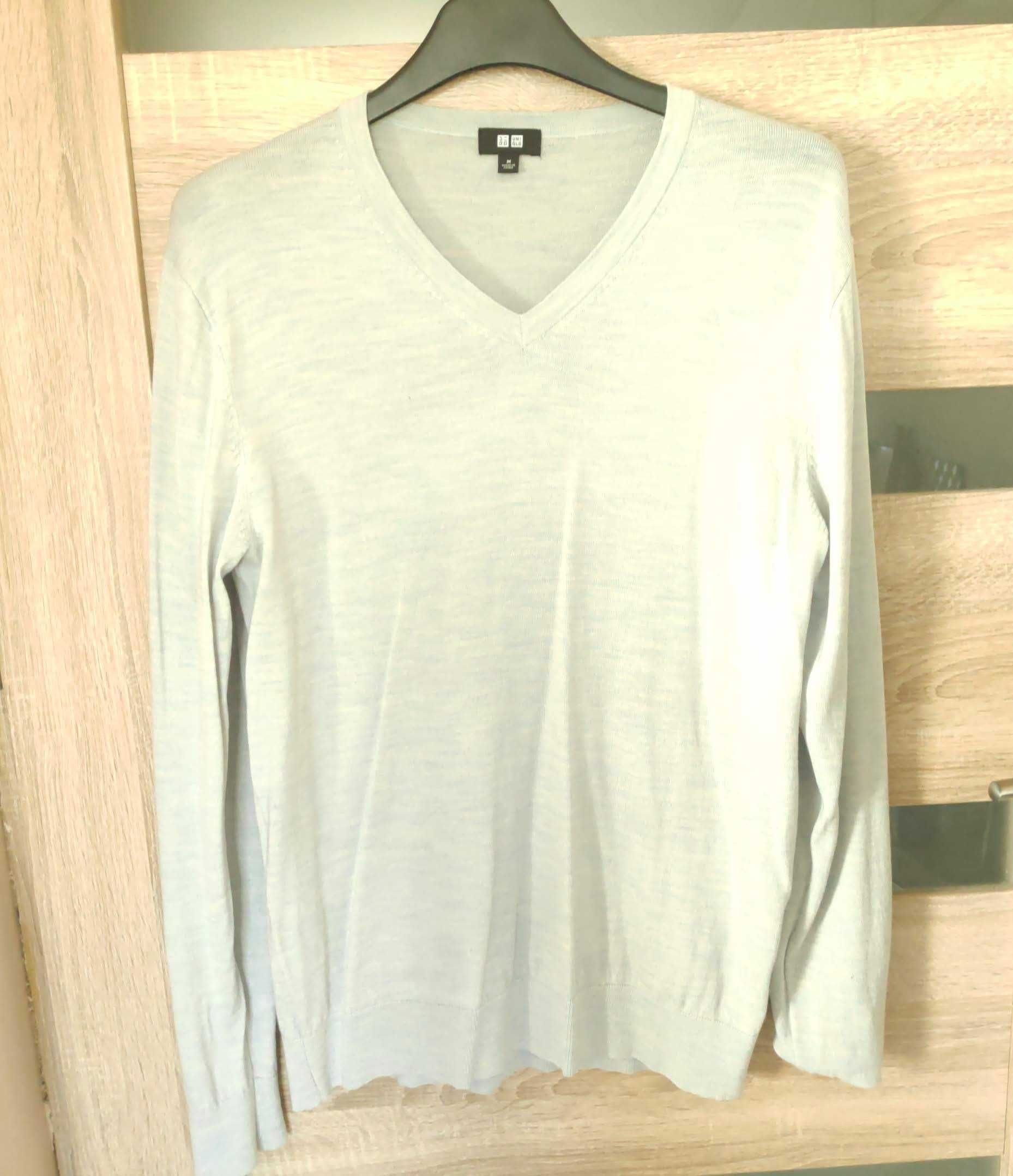 Jasnobłękitny sweter UniQloN, rozmiar M