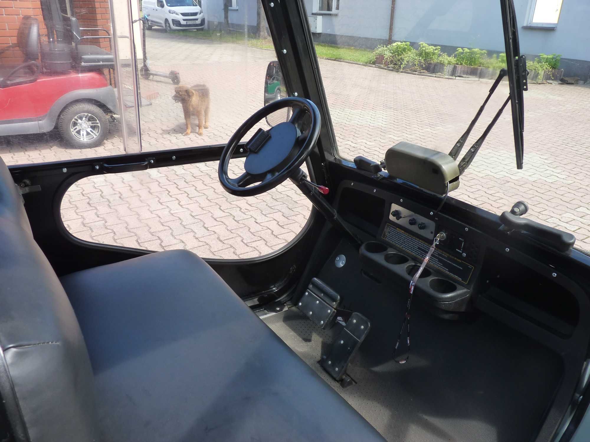 Pojazd elektryczny EZGO typu Melex