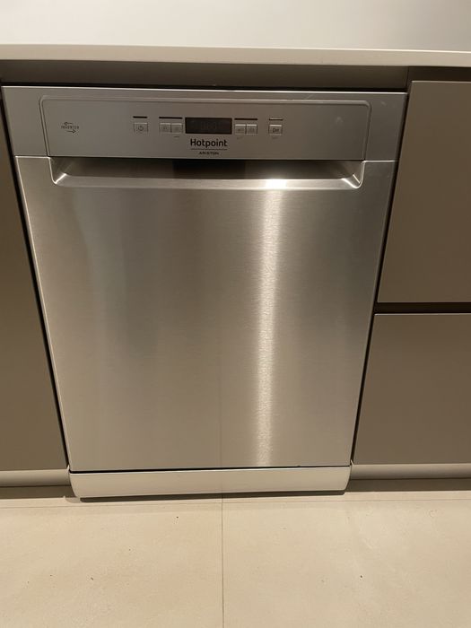 Maquina de lavar loiça Ariston Hotpoint