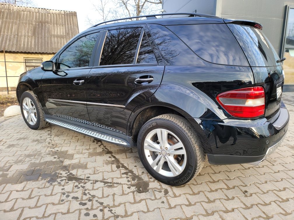 Продаю Mercedes ML 350 4MATIC 2008 года