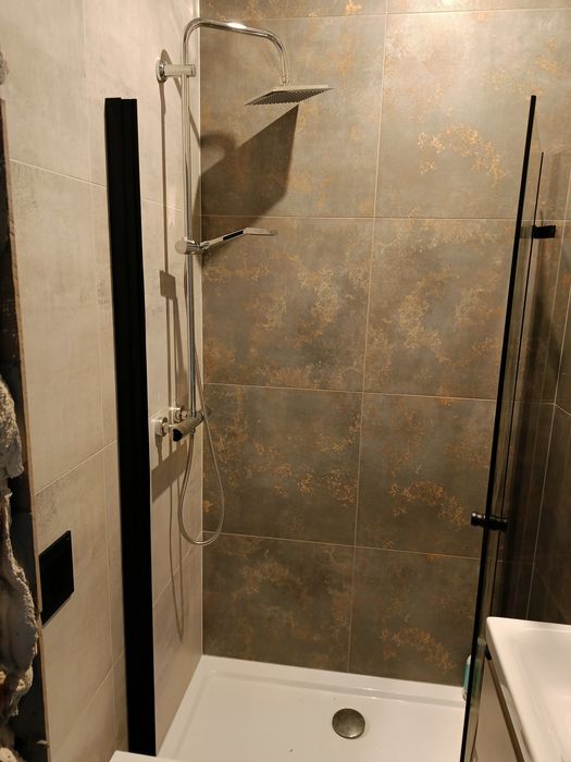 Malowanie, gładź, płytki ,panele,listwy i inne usługi remontowe