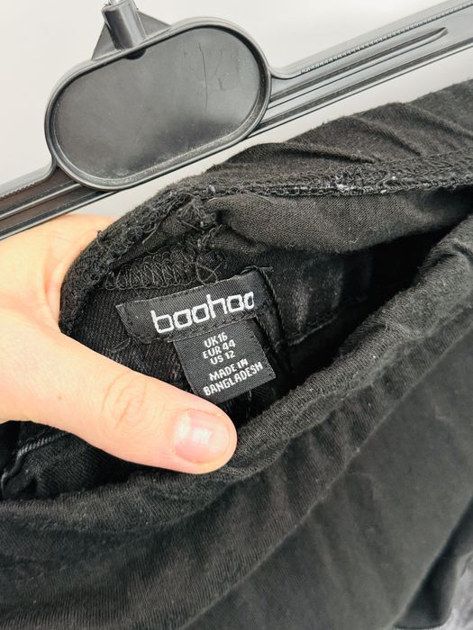 Ciążowe jeansy czarne z panelem M 38 Boohoo