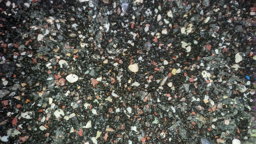 Грунт для аквариума , дэкор,коряги ,аквариум