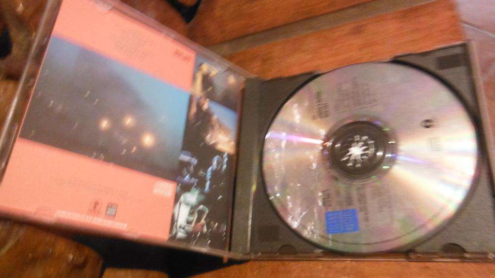 CD dos U2 "Under a blood red sky"