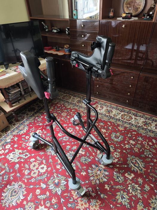 Nowy chodzik mało uzywany