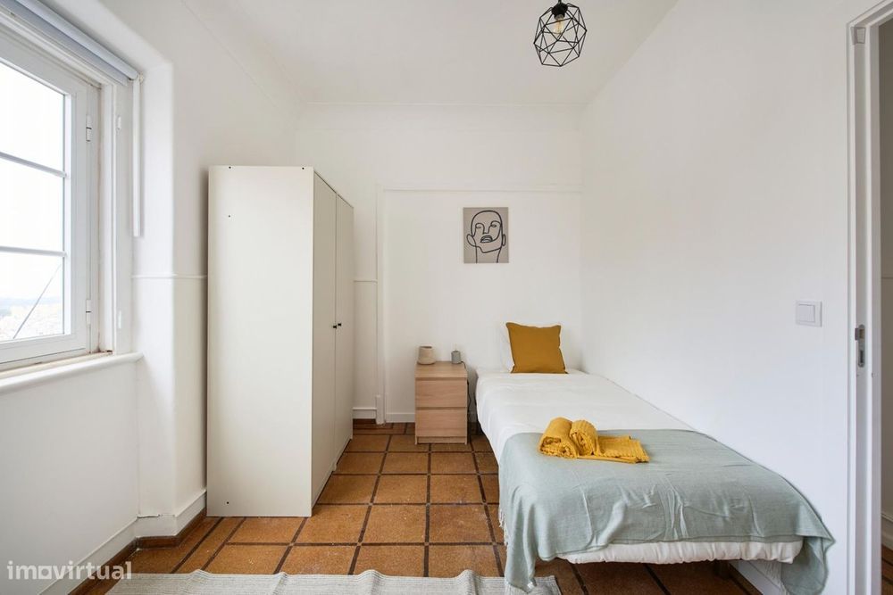 742832 - Quarto com cama de solteiro em...