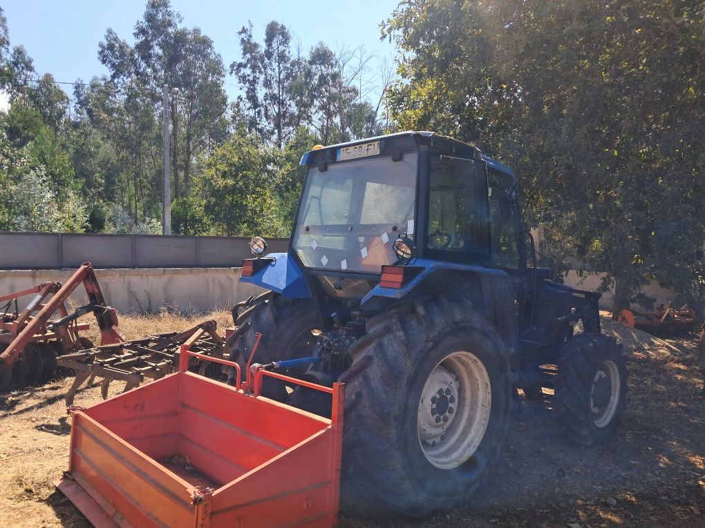 Ford 6640 85 cavalos  com carregador frontal e alfaias