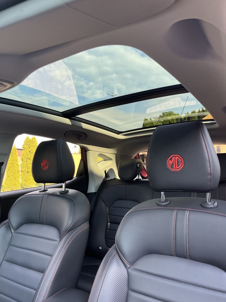 MG ZS Salon Polska